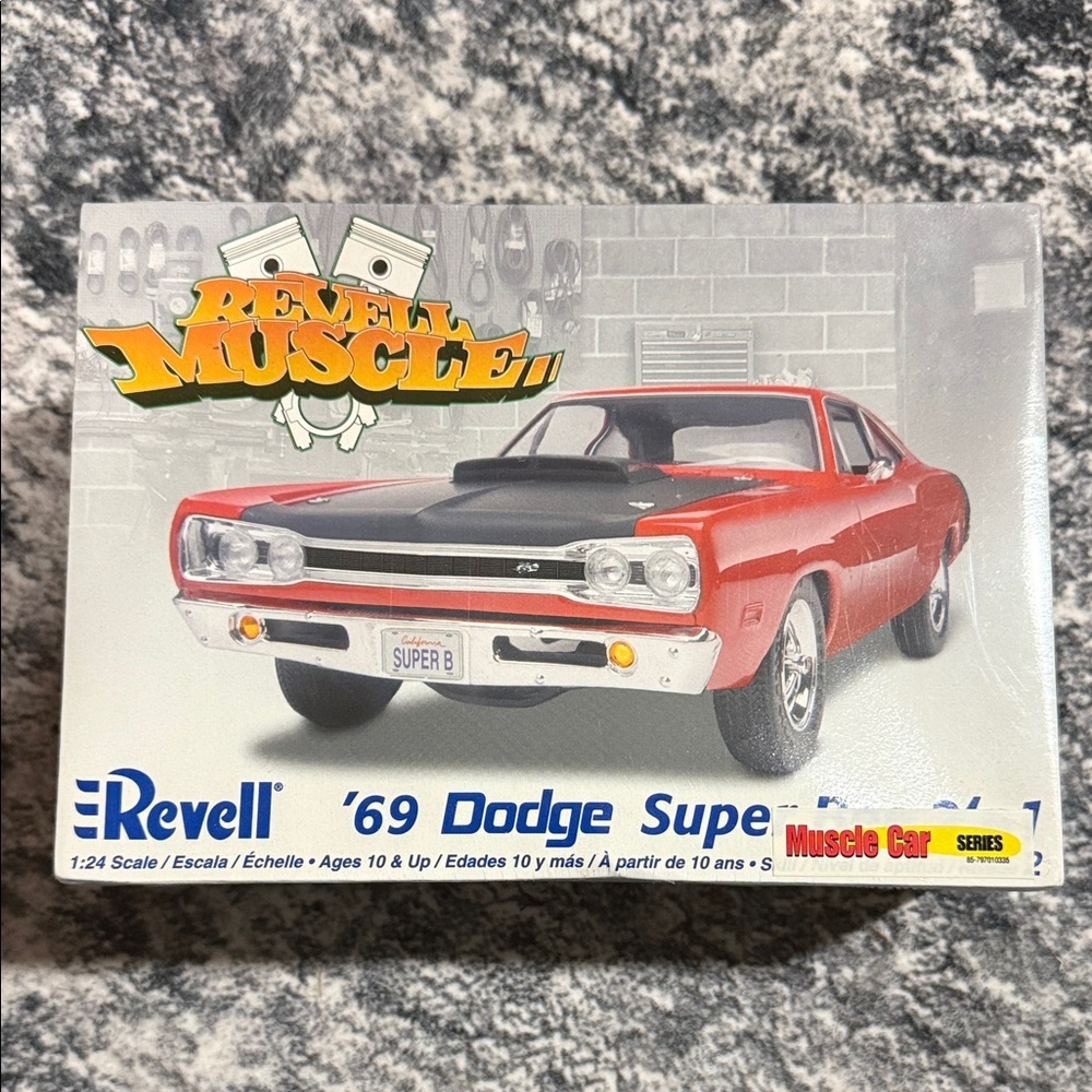 Revell '69 Dodge Super Bee Model Kit 85-2363